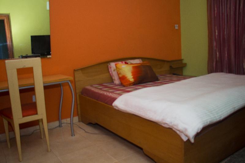 Zek'S Place @ 100% Hotel & Suites Ikeja Exterior photo